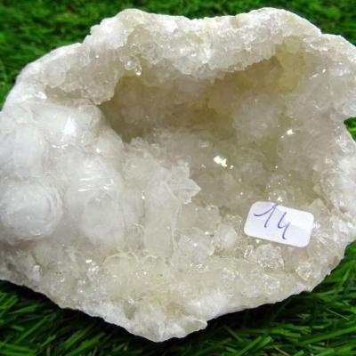 Géode  Cristal de Roche (14) 220 g