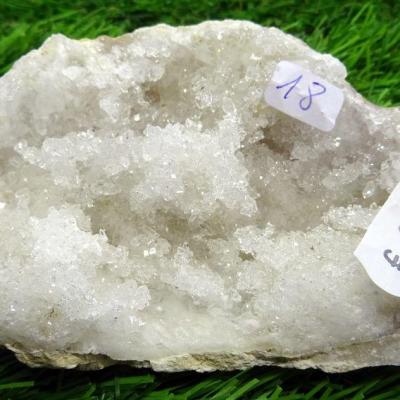 Géode  Cristal de Roche (18) 117 g