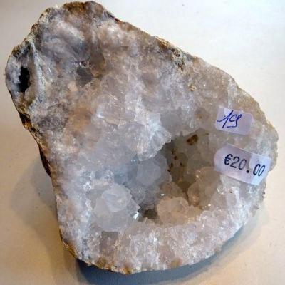 Géode  Cristal de Roche (19) 744 g