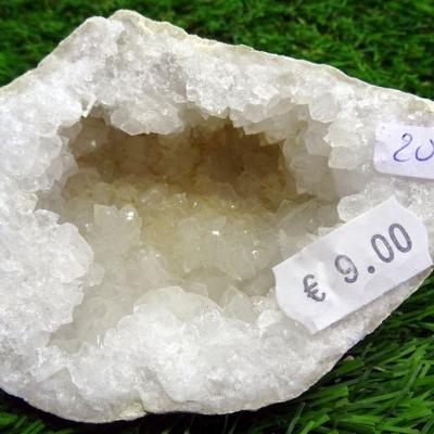 Géode  Cristal de Roche (20) 211 g