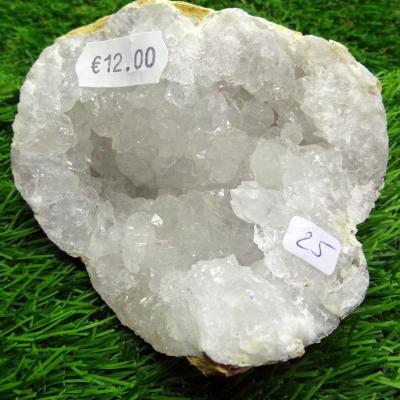 Géode  Cristal de Roche (25) 361 g