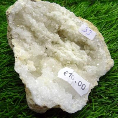 Géode  Cristal de Roche (33) 208 g