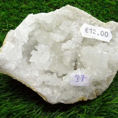 Géode  Cristal de Roche (37) 309 g