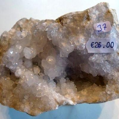 Géode  Cristal de Roche (37) 690 g