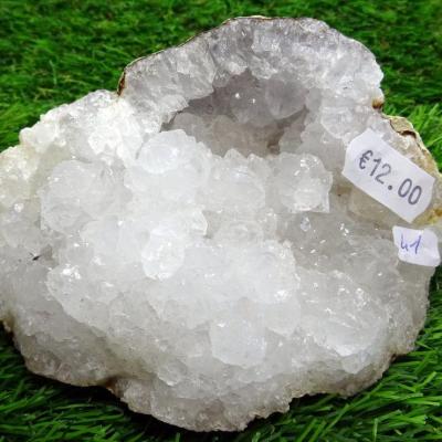 Géode  Cristal de Roche (41) 404 g