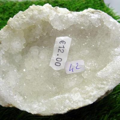 Géode  Cristal de Roche (42) 281 g