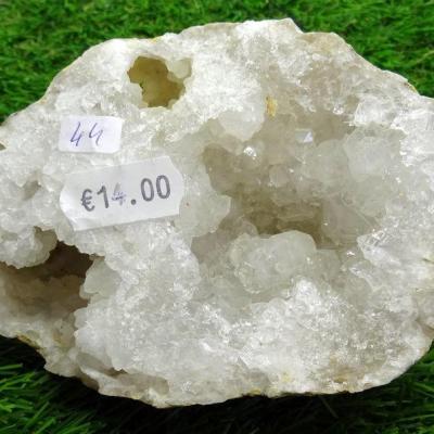 Géode  Cristal de Roche (44) 491 g