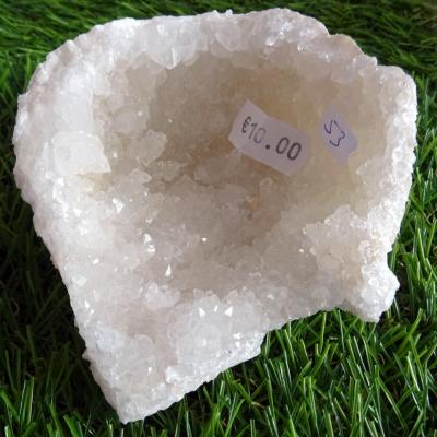 Géode  Cristal de Roche (53) 193 g