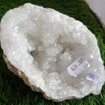 Géode  Cristal de Roche (56) 555 g