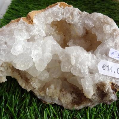 Géode  Cristal de Roche (63) 380 g