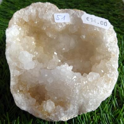 Géode  Cristal de Roche (51) 332 g